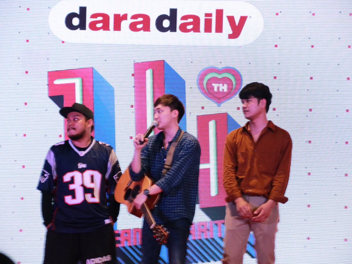 noonoy35's tweet photo. ขอบคุณ ดาราเดลี่ นะคะที่ให้หนุ่ม #2ndHandMan ไปร้องเพลง ครบรอบ #14thAnniversaryDaradaily #BrightWitchawet 🙏🏻 https://t.co/5Sp3rDowtC