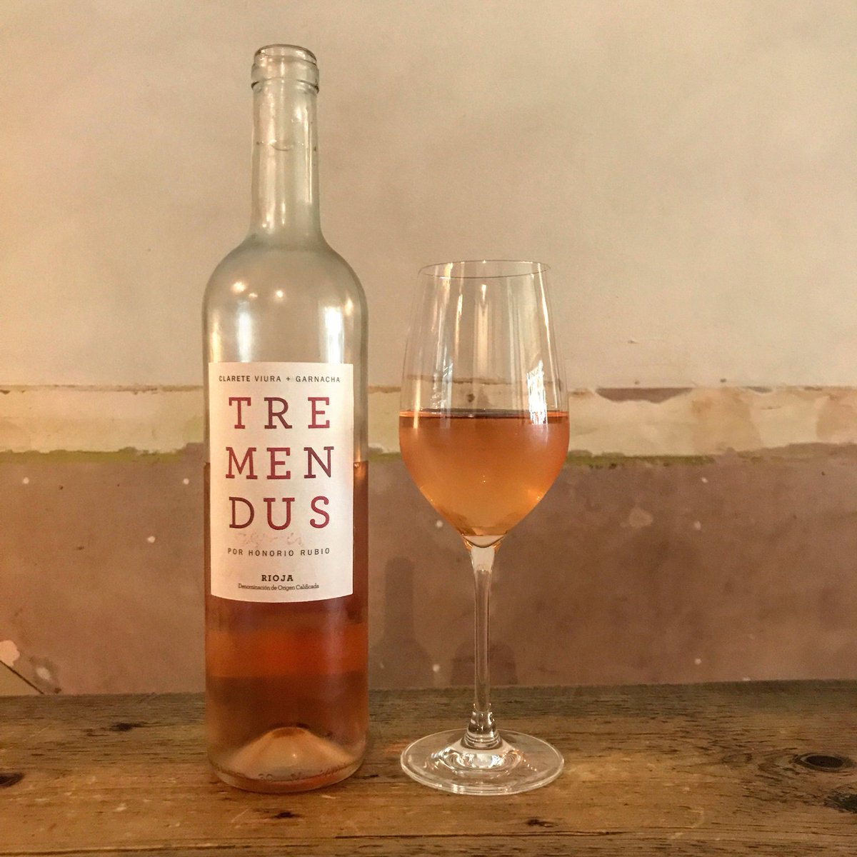 We have this fresh and fruity beauty available by the glass whilst it lasts! #rioja #tremendus #trangallán #newingtongreen #n16 #naturalwine #biodynamic