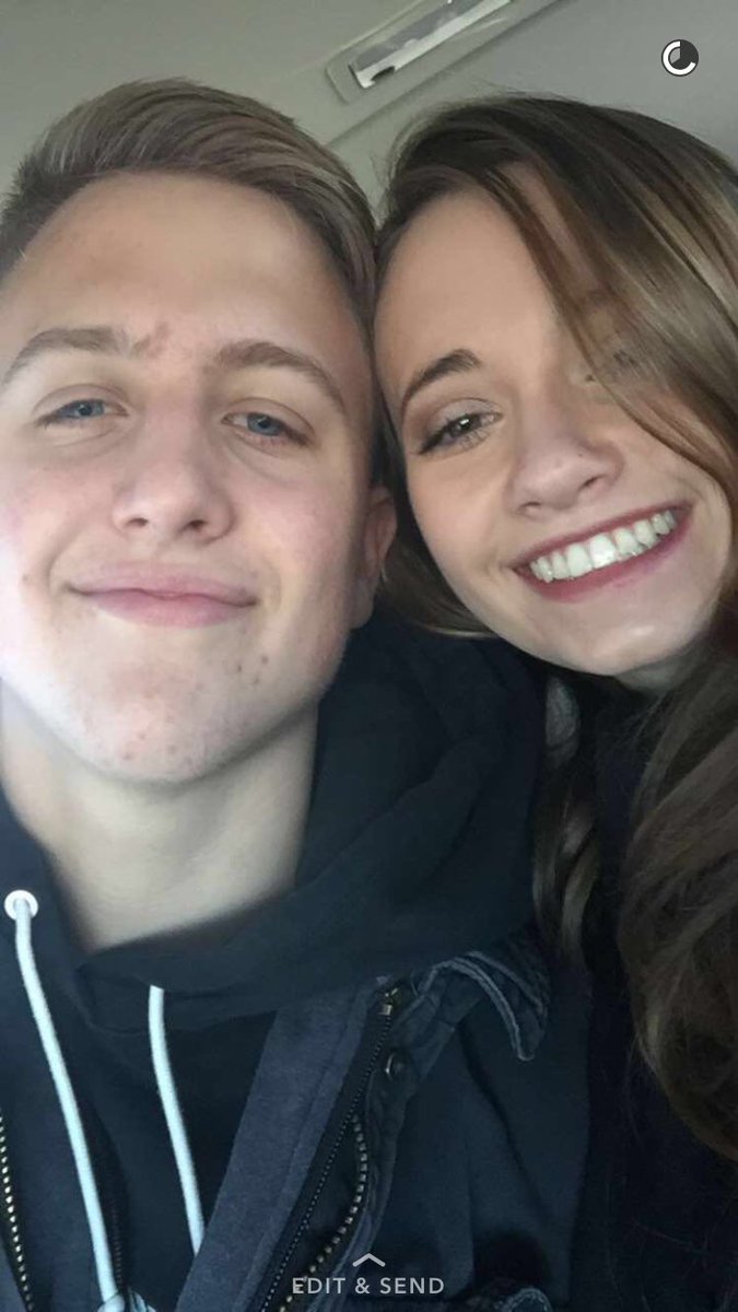 Whit_Gordon's tweet photo. Happy birthday!! 🎉 21 has never looked so good! I love you long time ❤️❤️ https://t.co/yV4qKlxtSh
