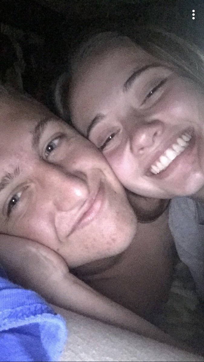 Whit_Gordon's tweet photo. Happy birthday!! 🎉 21 has never looked so good! I love you long time ❤️❤️ https://t.co/yV4qKlxtSh