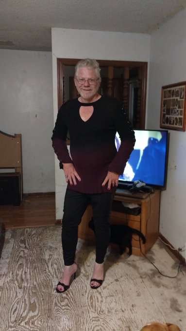 Exploring my female side. https://t.co/xpoyqGehXS
