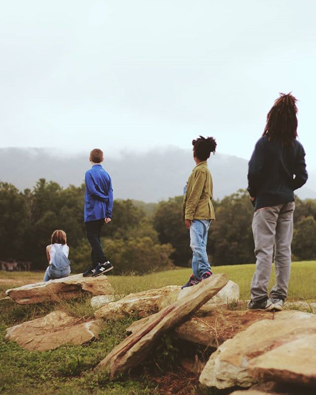 simplysimsFam's tweet photo. We've entered the "Can we have friends come with us" phase. So we spent Sunday morning at the apple orchard with friends. #SimplySims #applepicking #friends #vsco https://t.co/JclCm2tfyr https://t.co/npNoXHko3S
