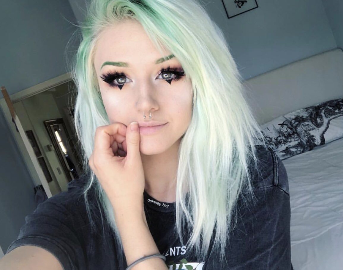 FallenAngelz03's tweet image. Hi I’m saige :3 single and bi! Sub mostly but I love to be wild and free but I also wants to be tamed :3 hehe