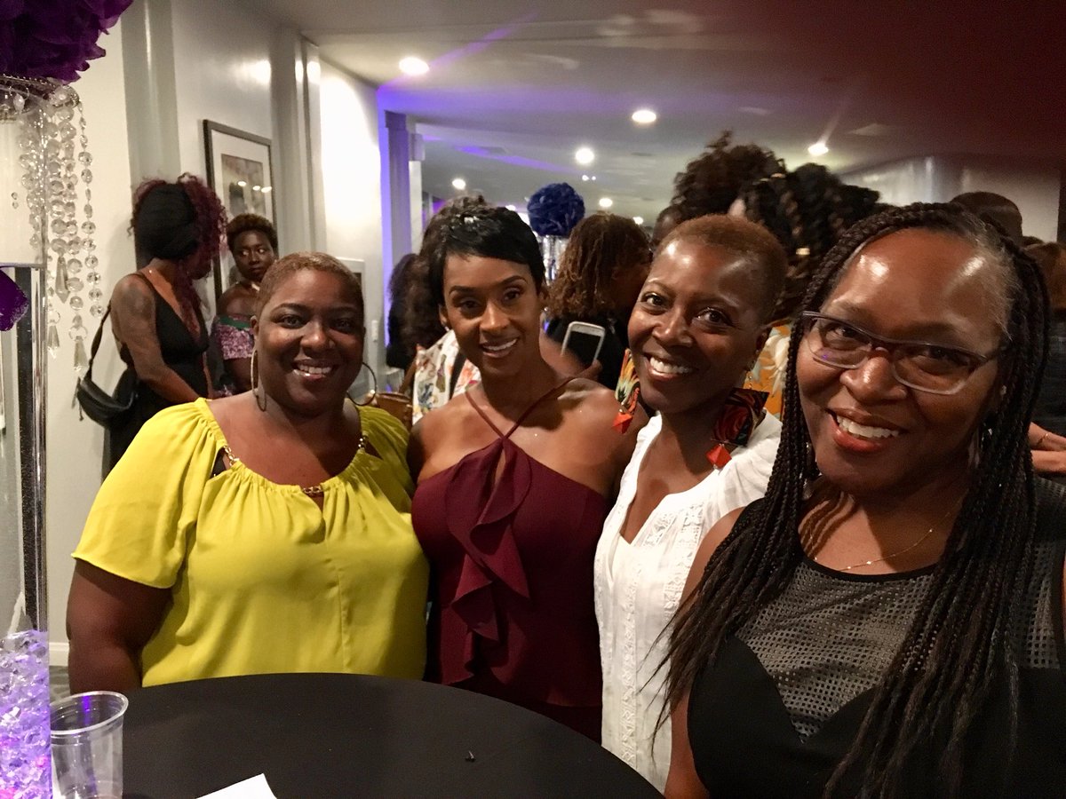 #BySherylLynnApparel Had a great evening at Harmony Gold Theater with <a href="/dawnstrozier/">Dawn Strozier</a> <a href="/theblendtalk/">theblendtalk</a>