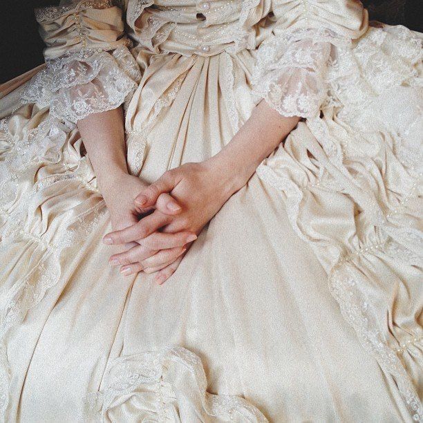 KINGSMERCYRPG's tweet photo. 𝖔𝖗 𝖎𝖙 𝖜𝖎𝖑𝖑 𝖗𝖚𝖑𝖊 𝖞𝖔𝖚. ♛

a rpg for kings and queens, who gather for the most royal of occasions, run by #𝖺𝗆𝗈𝗎𝗋𝖿𝗎𝗅 and #ganymede. dm to apply. https://t.co/gEBZtimTll