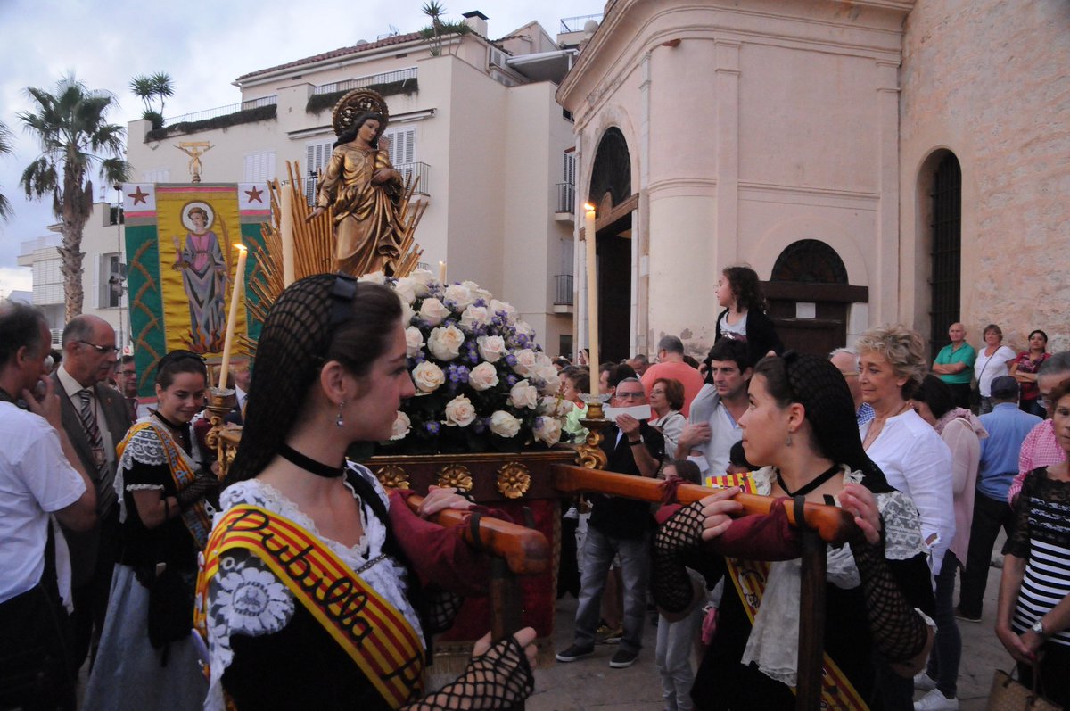 AjSitges's tweet photo. Els darrers actes de la @fmsitges de Santa Tecla finalitzen avui diumenge amb un concert de l’organista venecià Nicolò Sari a la Parròquia.
➡️ https://t.co/BPWcvi6rpY
#FMSitges18 #Sitges https://t.co/7OQBhmB9Ff