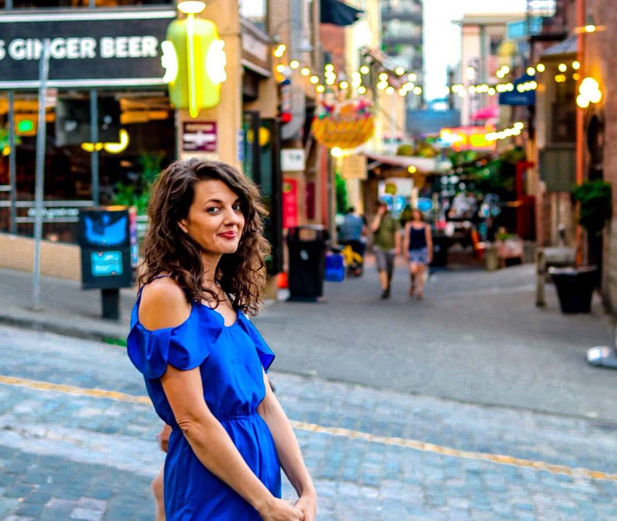#PikePlaceMarket is so special to me. It’s where I buy my avocados, my almond milk, my eggs, my flowers &amp; my seafood. It’s where I get my coffee in the mornings &amp; go for ice cream in the evenings. It’s where I take walks when I’m stressed out or need to clear head.✨💕