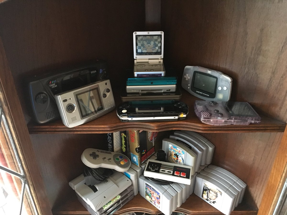 Colin_Zeal's tweet photo. @ColonelFalcon @Elininis @16bitnostalgia @Dragonrider4923 @SNUKgaming @RetroBoyJon @JuicyGameReview @GtoTheNextLevel @retrogaminggeek @tallgamingman @16bitdadblog Handhelds and Nintendo carts 🙂 #sundayshelvies #gamersunite https://t.co/1HadUjZr2L