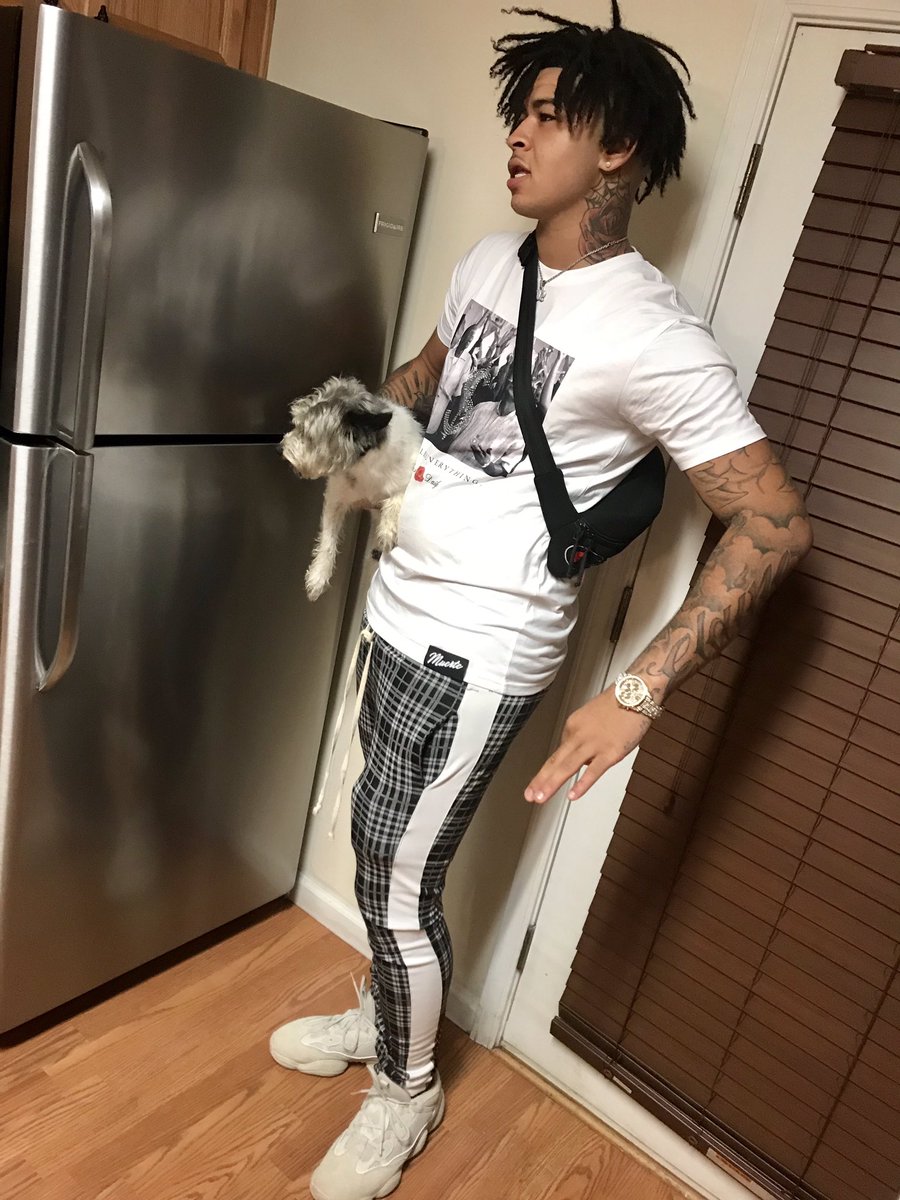 BlrColby's tweet photo. B E N T L E Y 🖤💲.
#RipHot🔥 https://t.co/xVW5hv2NBL