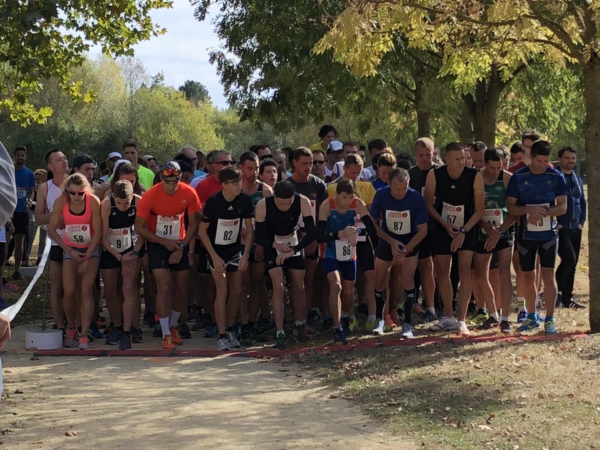 AngersTriathlon's tweet photo. Pour préparer coupe de #France #Duathlon le 13/10 aujourd’hui c’était #bike rythme ce matin et #Running cet am pour un 6km ou Hugo termine 3è, Pascal 5e, antoine 8e et Thibaut 9e #fftri #TriPdl #SportAngers #runinangers #swimbikerun https://t.co/MTVyUeohgp