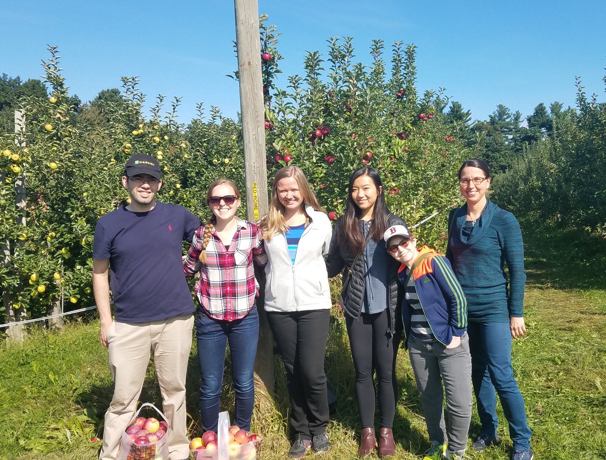 RachelleGaudet's tweet image. Lab outing! Now to baking!
