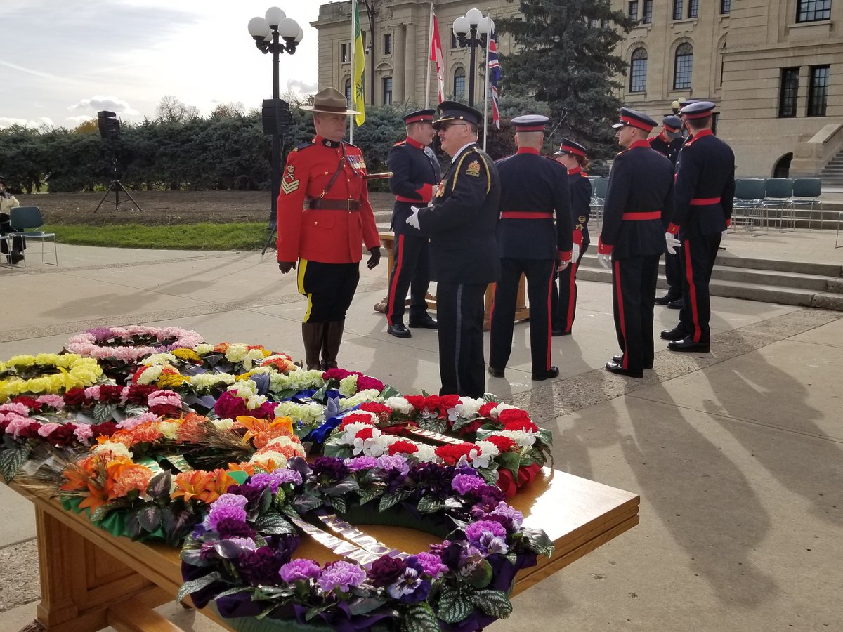 reginapolice's tweet photo. The parade is approaching. Today we remember police and peace officers who have lost their lives in the line of duty. #SPPOM https://t.co/tNQT5agExi
