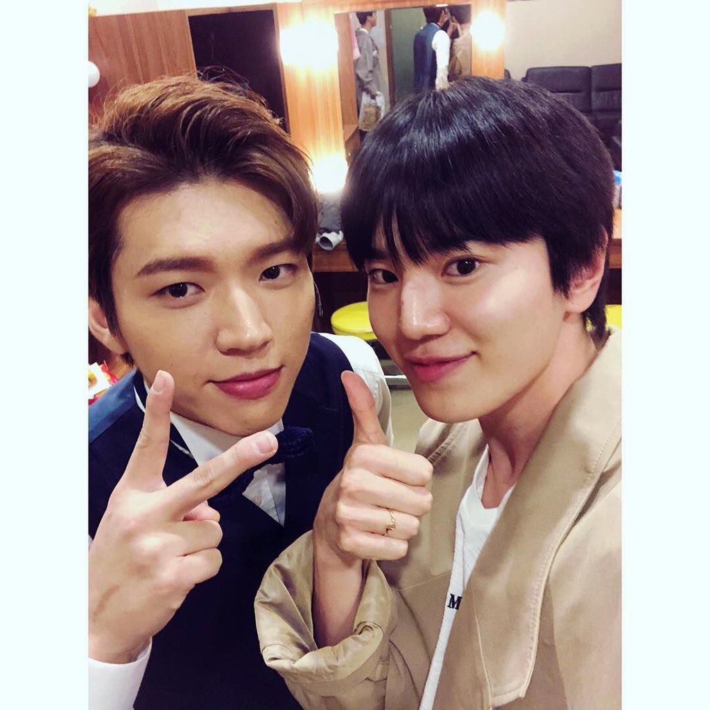 SungjongAr's tweet photo. 📷
180930|| تحديث سونغ جونق بصورة مع ووهيون : " #ثالث_أكبر_هيونغ_هيوني_هيونغ 😆 #عضو_إنفنيت_ذو_أفضل_ڤيجوال 🤣 #لقد_كانت_حقاً_ممتعة_ومشوقة!! #كنت_رائعاً ㅠ #كالمتوقع_من_نام_ووهيون #ووهيوني_هيونغ #اعتني_بجسدك_جيداً و #فايتنغ 💪🏻❤️ #GreatestShowman “ 
https://t.co/hQkwsQv4qs https://t.co/tJJJM0zaQK