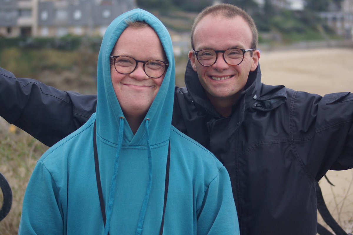 C’est la rentrée pour la coloc Diadème: et c’est parti pour une année pleine de joie, d’amitié, de passions partagées. Avec Grégoire, Nicolas, Thomas-Bénigne et Vianney-Marie. Merci à nos deux nouveaux Volontaires Service Civique Baudouin et Samuel.