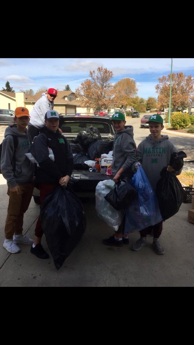 brkleisinger's tweet photo. First baseball fundraiser of the year. Great to see so many boys and their families out today! @MartinAcademy_ https://t.co/iFgMcDWpQg