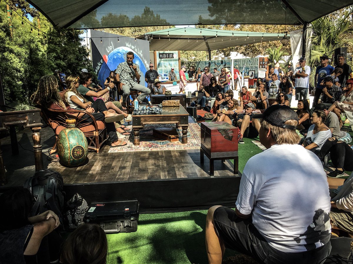 TheOhanaFest's tweet photo. Storytellers with #robmachado and #mikelong! 🏄🏻‍♂️ https://t.co/YlDaHwsDHy
