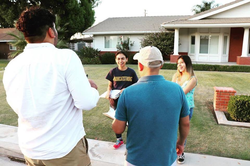 bryanosorio2018's tweet photo. Walking today and everyday until Nov. 6th🏃🏽‍♂️

Thankful for the volunteers and new residents I have been able to meet !

#ANewVoice #DelanoCA #gotv https://t.co/kYmomWNL3N