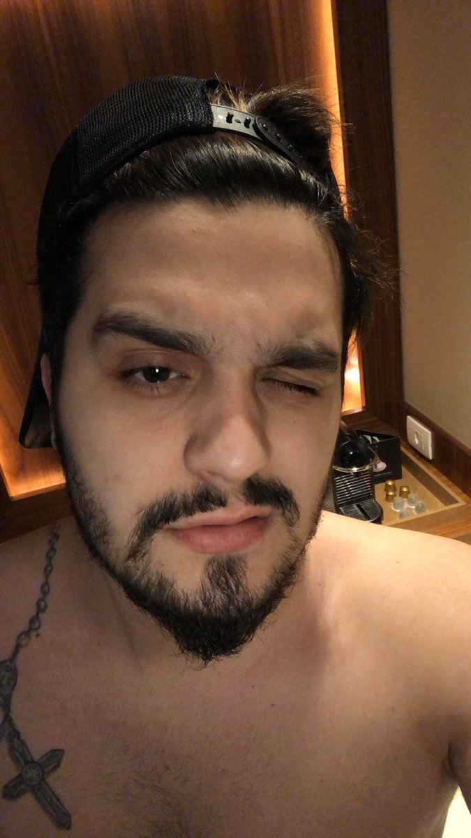 fechamento_Luan's tweet photo. Eai gato, bora acordar o prédio com Mc lençol e Dj travesseiro! @luansantana https://t.co/pifHlZcO7M