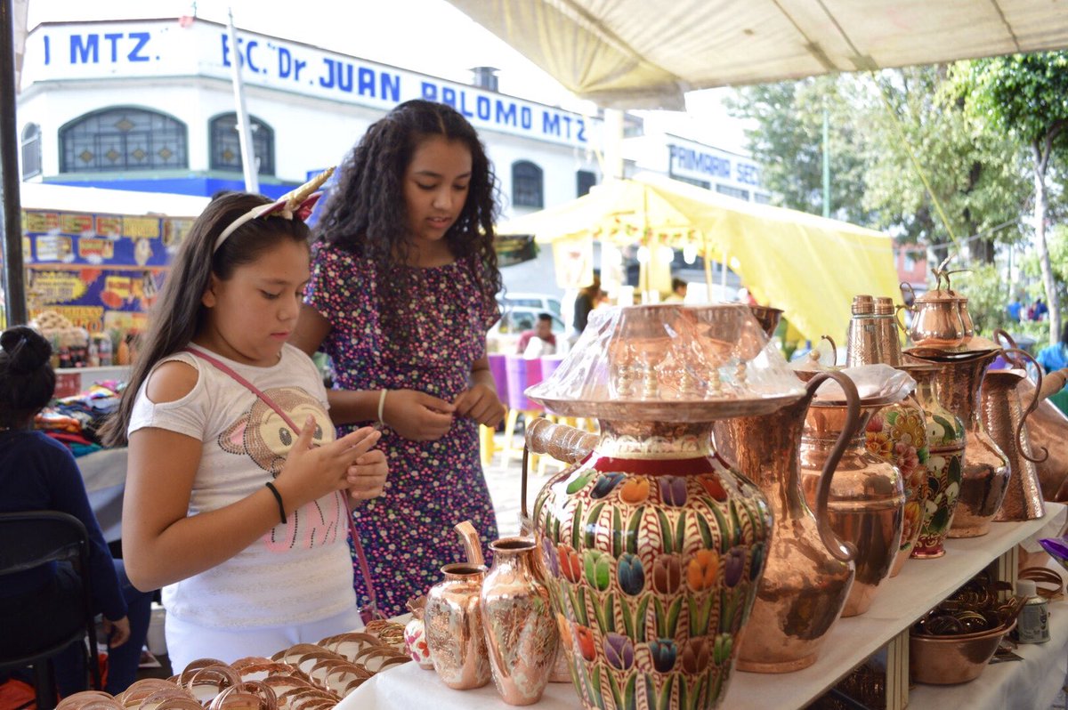 TlahuacRenace's tweet photo. #¡ExcelenteTarde!

¡Asiste! al 11vo. encuentro cooperativo y solidario🤝 2018, donde participarán diversos comerciantes 👨🏻‍🌾👩🏻‍🍳 de la zona 🌳🌳 ofreciendo sus productos y servicios. Del 27 al 30 de septiembre, en la #ExplanadaDelegacional.

#HagamosComunidad @arturomedinap https://t.co/sjs4UuqAIP