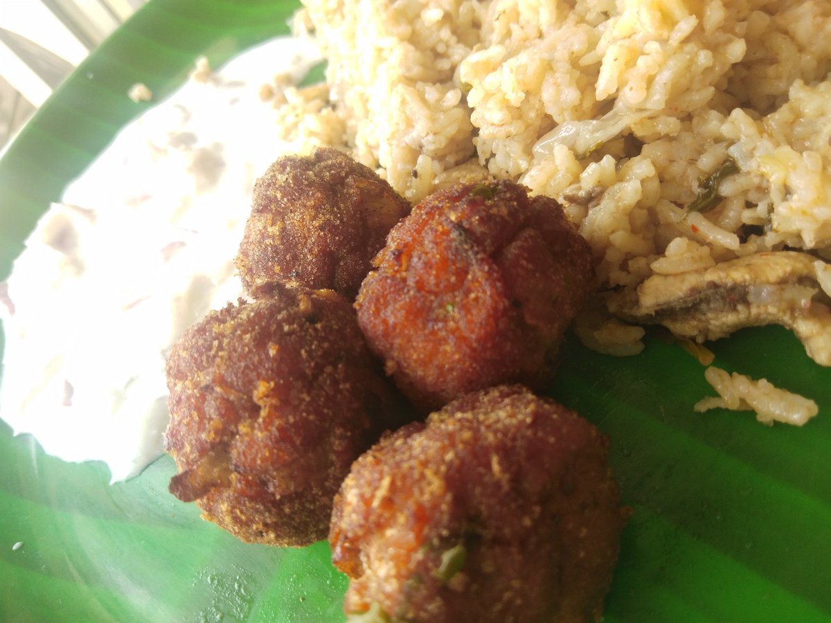 lets_food's tweet photo. https://t.co/wN4nv0BrIn
😍😍😍😍😍😍
Chicken briyani 😊
Crispy Chicken kheema balls 🍜
#cheflife #homecooking #chicken #RecipeOfTheDay #BloggerLoveShare #foodlovers #SharePoint #foodfestival #letstravelforfood #foodpics #meatlessmonday https://t.co/T8TWHqqJja