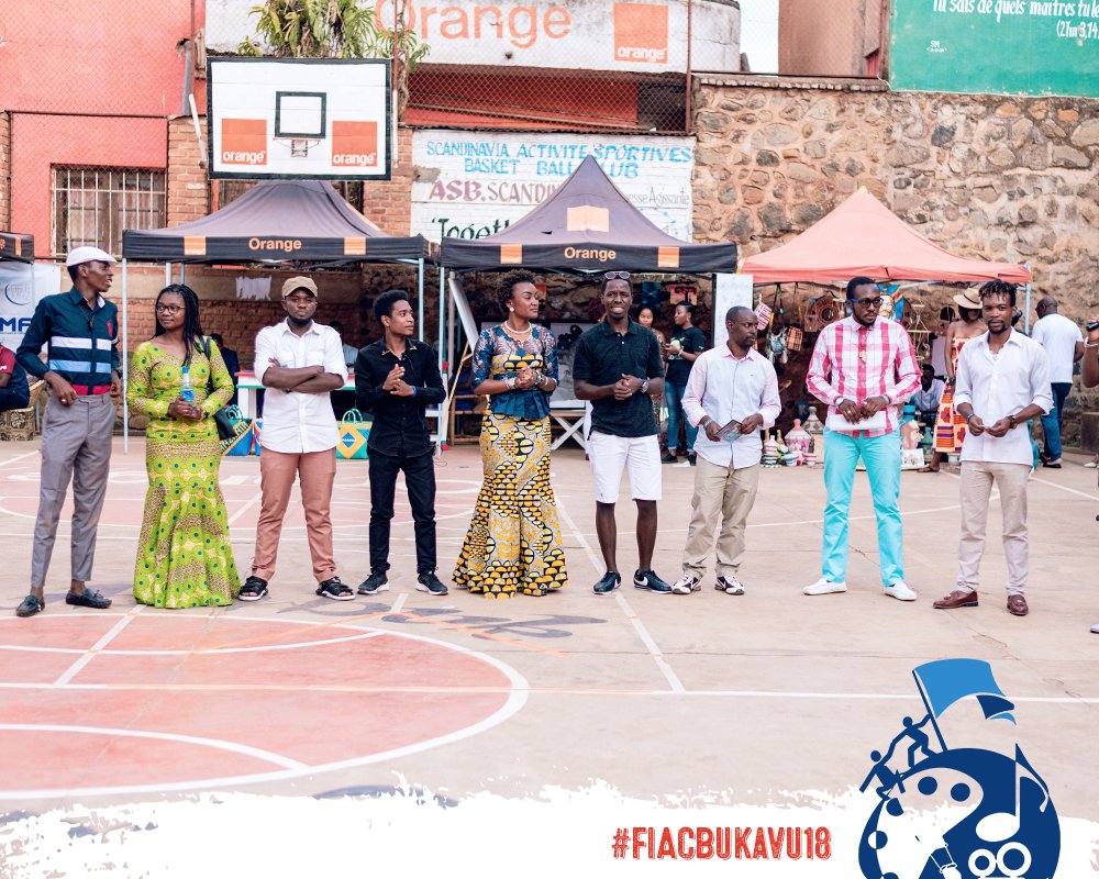 FiacBukavu's tweet photo. Tout est bien qui finit bien! Nous avons passé ensemble une semaine mettant à découvert l'art et la créativité bukavienne. Voici, en images, le résumé de la dernière journée de la #FIACBukavu18

#FIACBukavu #Bukavu #kivu #rdcongo @africalia @arterialnetwork 
Photos: @sightedesign https://t.co/DaQecVLuwU