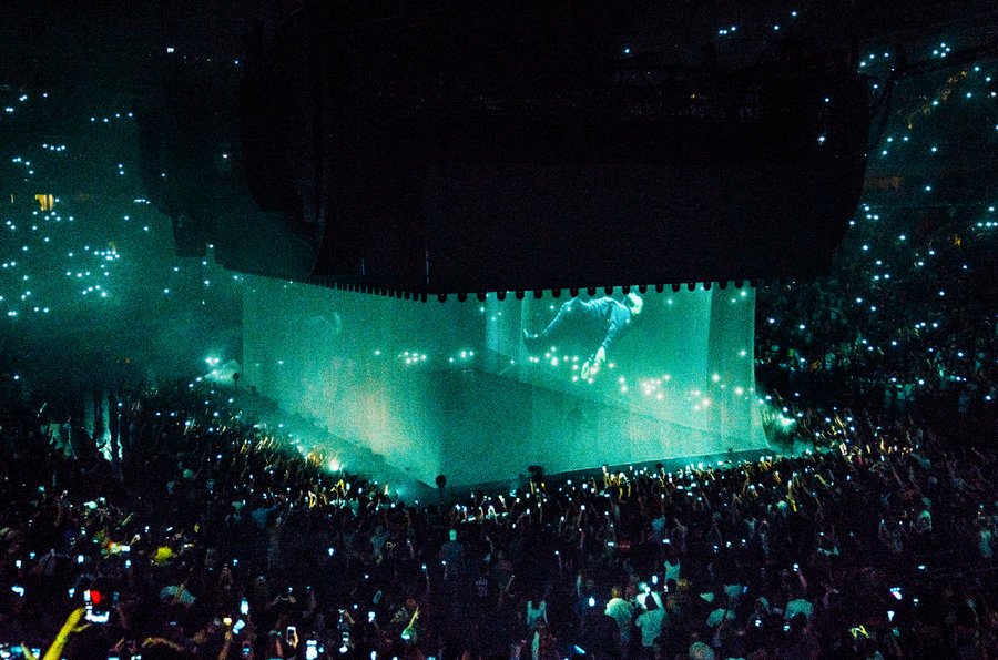 HauteBid's tweet photo. Time to...catch a concert at MSG! https://t.co/PhFVQlPJ8S