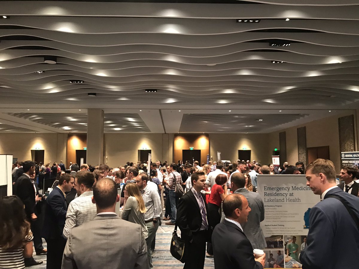 JPickosMed's tweet photo. North Central Region at the EMRA Residency Fair is poppin! #EMRAatACEP18 #EMRASoMeTeam #EMRAMedStudentForum @emresidents https://t.co/BaAaor3O9i