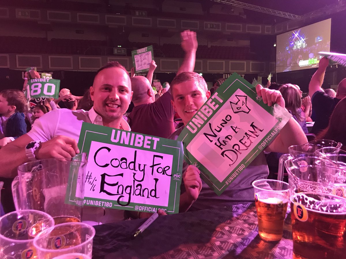 jimboree87's tweet photo. Coady getting the recognition he deserves at the darts in Dublin #CoadyForEngland #darts #Wolverhampton #WWFC @Wolves @WolvesHomes @heldercosta_ https://t.co/lI81jeIWIh