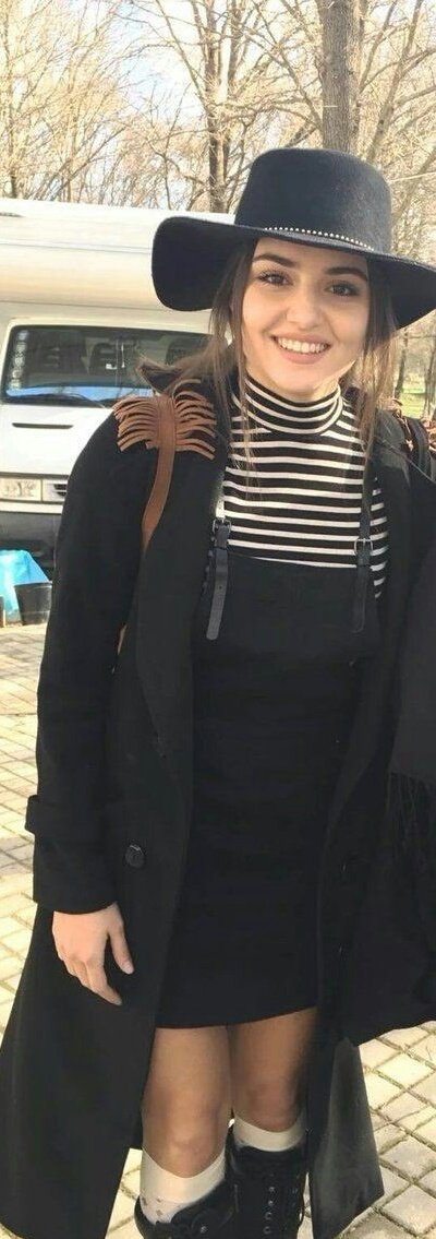 Sen çok güzelsin çiçeğim❤ #HandeErcel