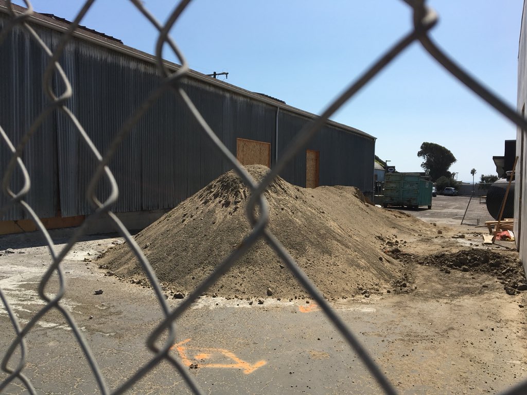805foodie's tweet photo. Progress report, previously announced #brewery project on Ventura’s Front Street: #DownFront 🍺 https://t.co/6401kjINE2