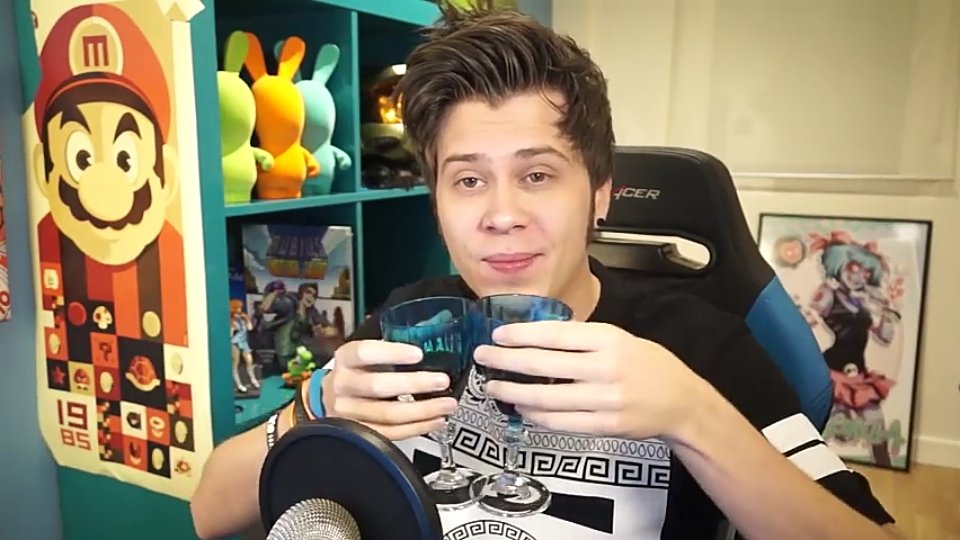 rubiustrokes's tweet photo. rubén va a romper su propio récord del tuit más retuiteado https://t.co/xartrK2M6f