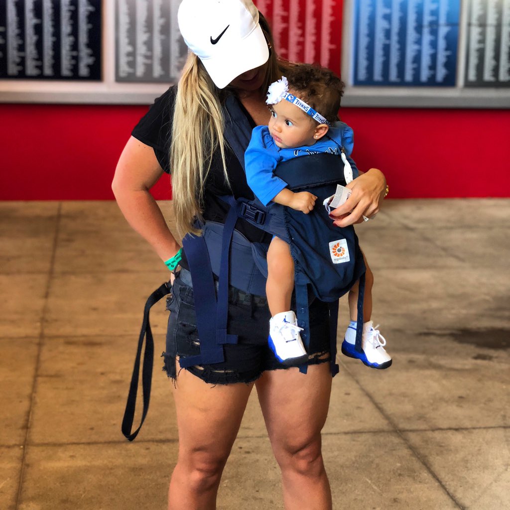 DanikaBrace's tweet photo. Lookin for that sack from daddy 👀 @AJohn15 #cmtselfie #titanup #godaddy #94 https://t.co/Z4Z2mxiW06