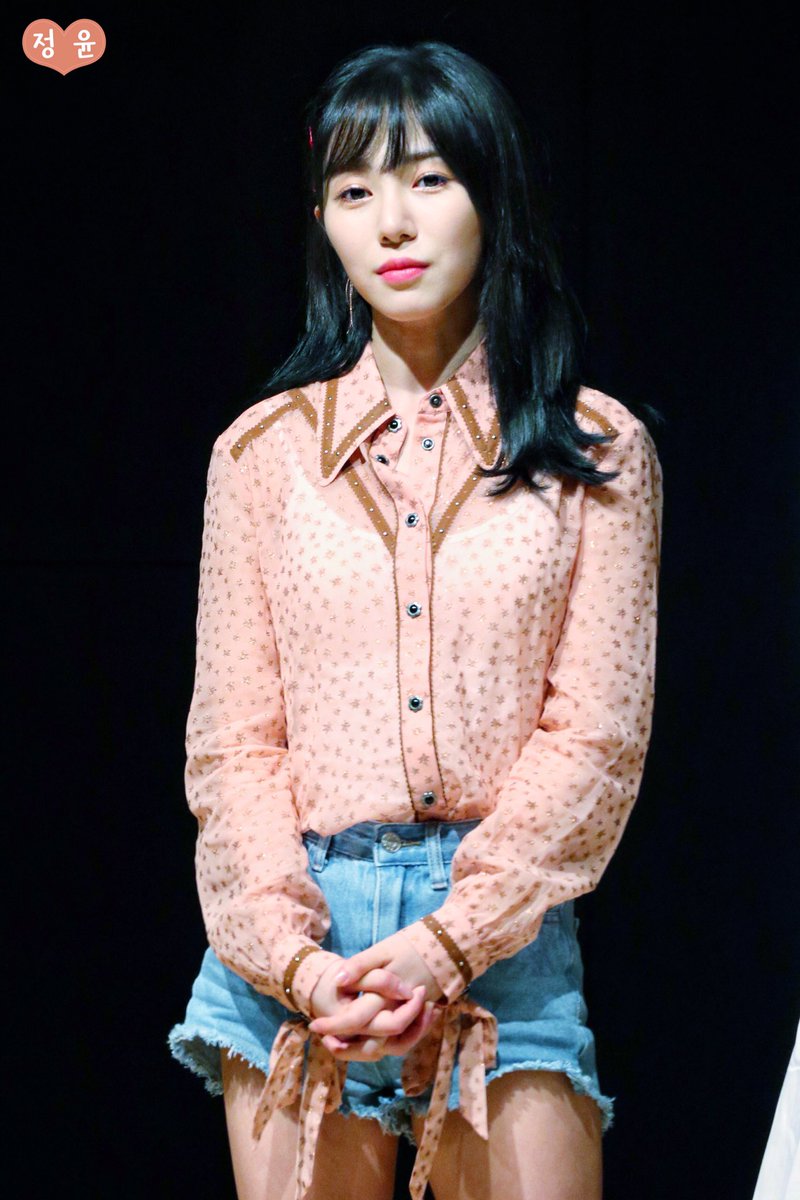 tingyun0508's tweet photo. 20180617 AOA 팬사인회 민아 ❤️
#에이오에이 #AOA #민아 #Mina #Bingle_Bangle #빙글뱅글 @AOA_FANCLUB https://t.co/isF57j6MS4