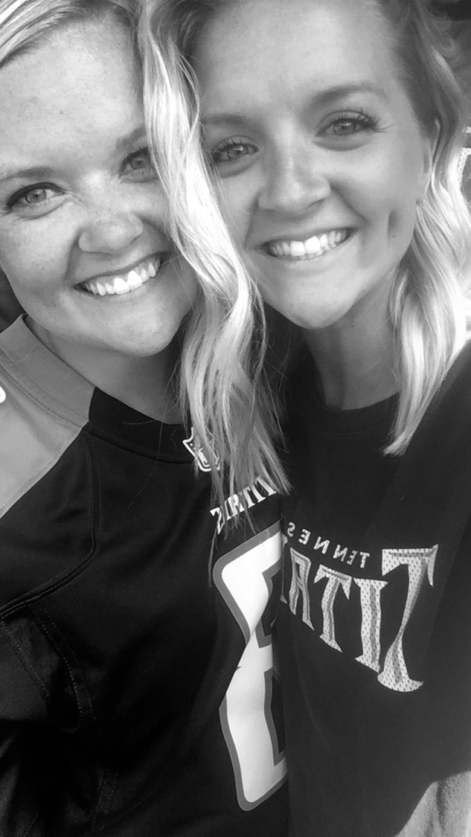 JessRohling9's tweet photo. Ago Titans #cmtselfie https://t.co/hLXBk3OyXR