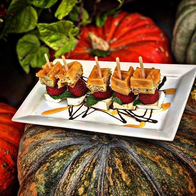 eatattoast's tweet photo. Brunch until 8pm! #waffles #eatattoast #toastbirmingham #delicious #detroitfoodie https://t.co/mi9EiD6aCz https://t.co/MwRZoAsVZt
