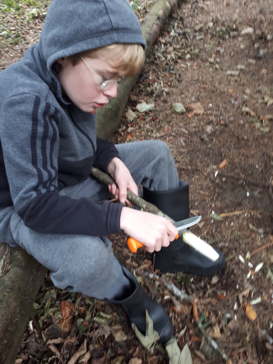Gee76Jo's tweet photo. @RavenswoodPS some weekend outdoor learning. Making a spear with Abronhill Regeneration Forum https://t.co/QGUNPO84wR