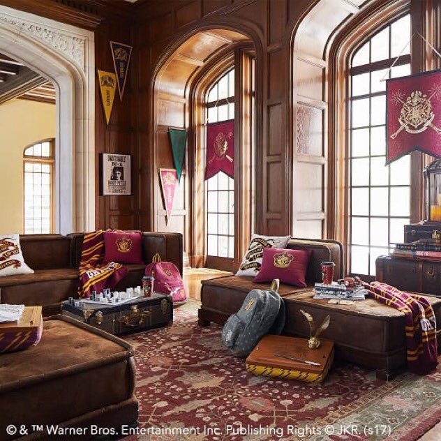 Harry Potter Universe On Twitter Gryffindor Themed Rooms