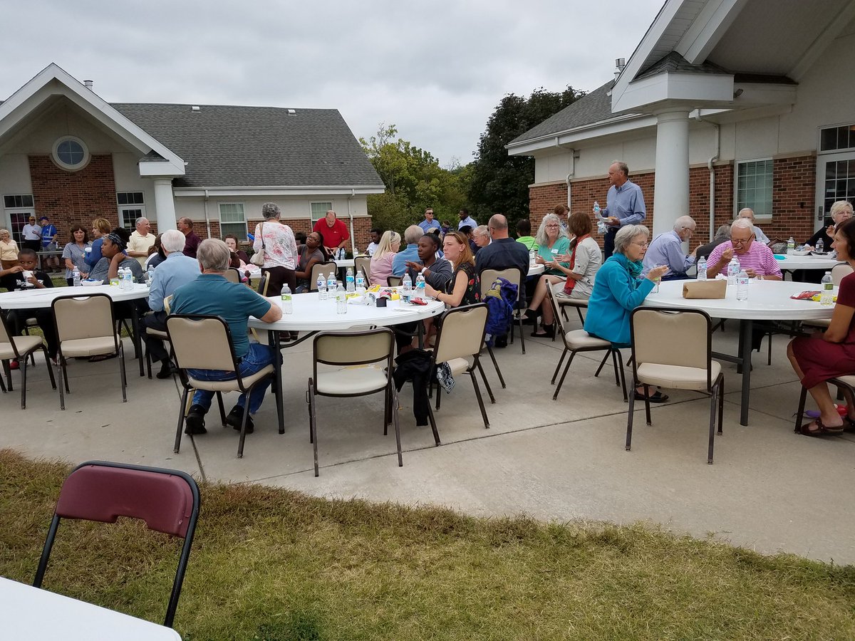 RickChambers1's tweet photo. Home fest at colonial Presbyterian church. Open until 2:30. Come join the fun. https://t.co/8kuDOsm4tM