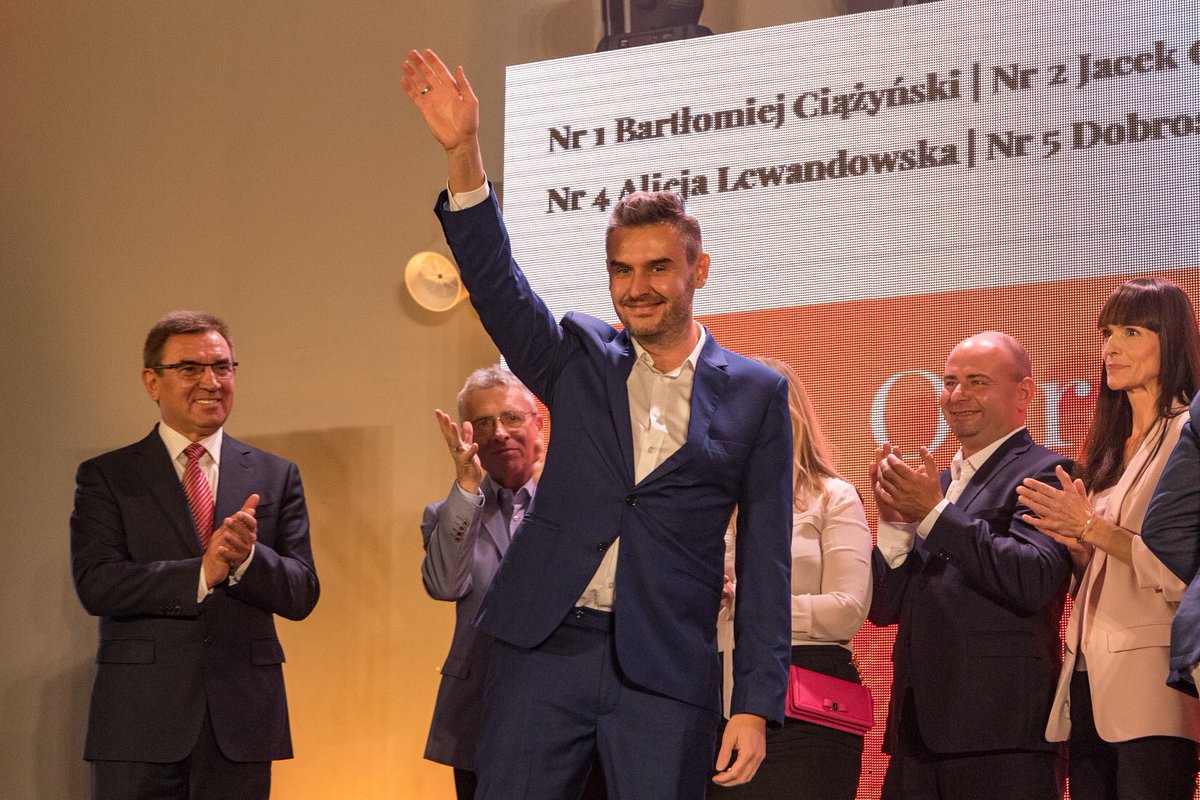 BartekCiazynski's tweet photo. Zgoda buduje-to credo @SojuszdlaWro.Porozumienie @dutkiewiczrafal @sldpoland #UED jest by budować Wrocław otwarty,empatyczny,dla każdego. https://t.co/S02OGgMOnu