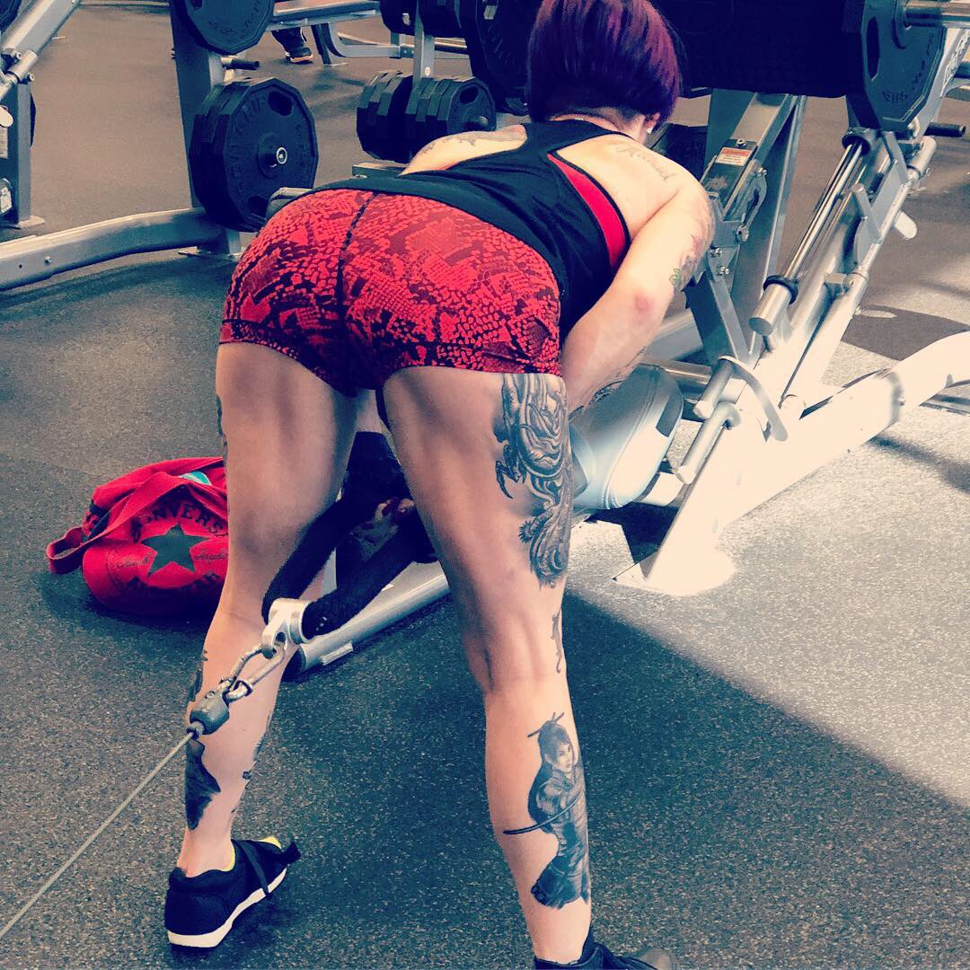 sweetlorenn's tweet photo. #hamstrings 💜💜 https://t.co/5WBiR8EEED