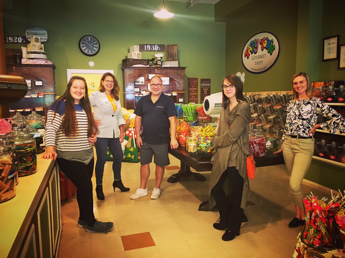 startupsBW's tweet photo. Local teens explored entrepreneurism at #startupschool2018 with @abmedetroit and the successful Sweet Tooth in Marine City, MI. Thank you to Mr. Todd for sharing your inspiring story! #bwstartups https://t.co/2z3Lj301Qk