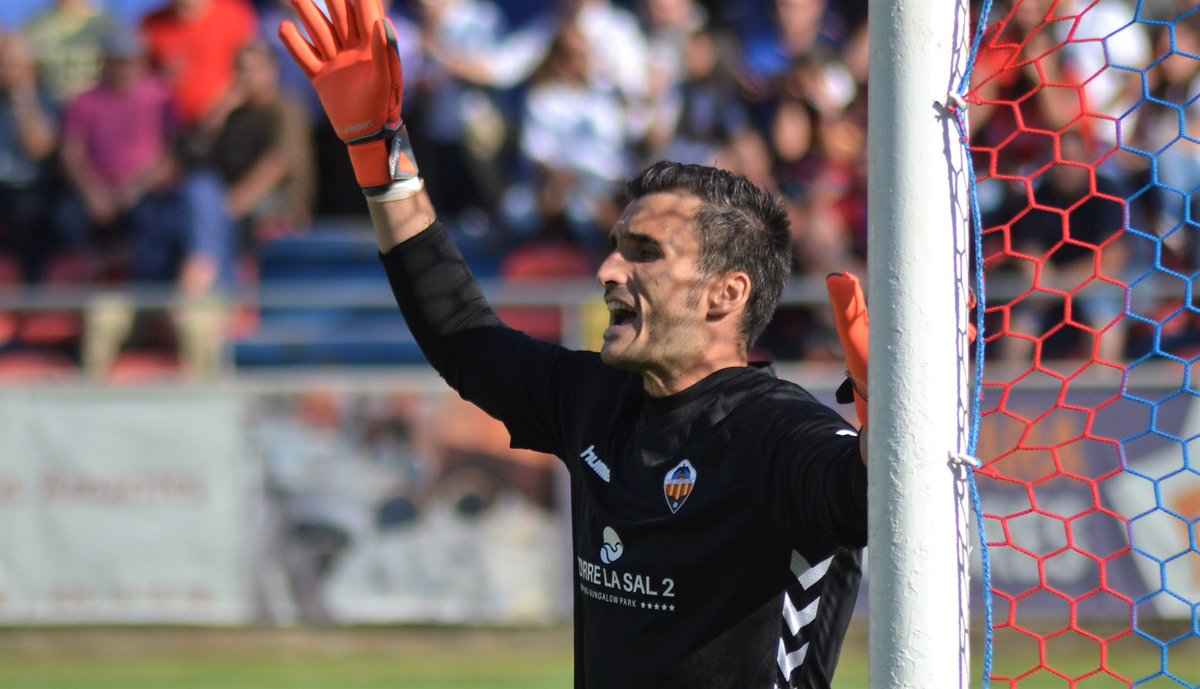 CDCastellon's tweet photo. 📝 CRÓNICA: “Punto y portería a cero en Teruel” (0-0)
➡️ https://t.co/gsI91bZWrf
#PPO https://t.co/s80cTdEyv4