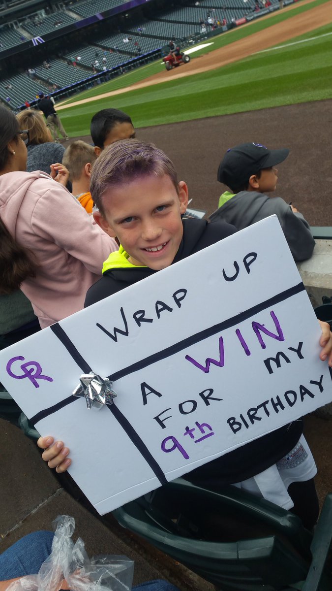 ttttluv's tweet photo. #ilovecoorsfield https://t.co/ZDaMVAPpdf