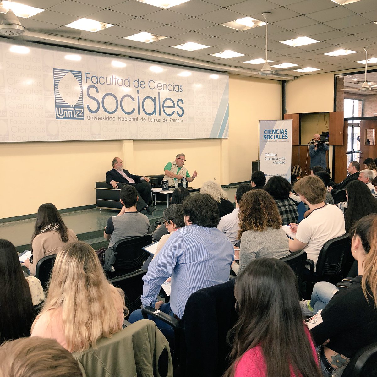 ¡Gracias <a href="/estrategar/">Rafael Alberto Pérez</a> por confiar en la <a href="/UNLZoficial/">Universidad Nacional de Lomas de Zamora</a> para editar tu nuevo libro "Estrategar. Vivir la estrategia" y ser parte de la #JornadaComUNLZ el #28S  ! <a href="/SocialesUNLZ/">Cs Sociales UNLZ</a> <a href="/JornadaComUNLZ/">Comunicación Estratégica UNLZ</a>