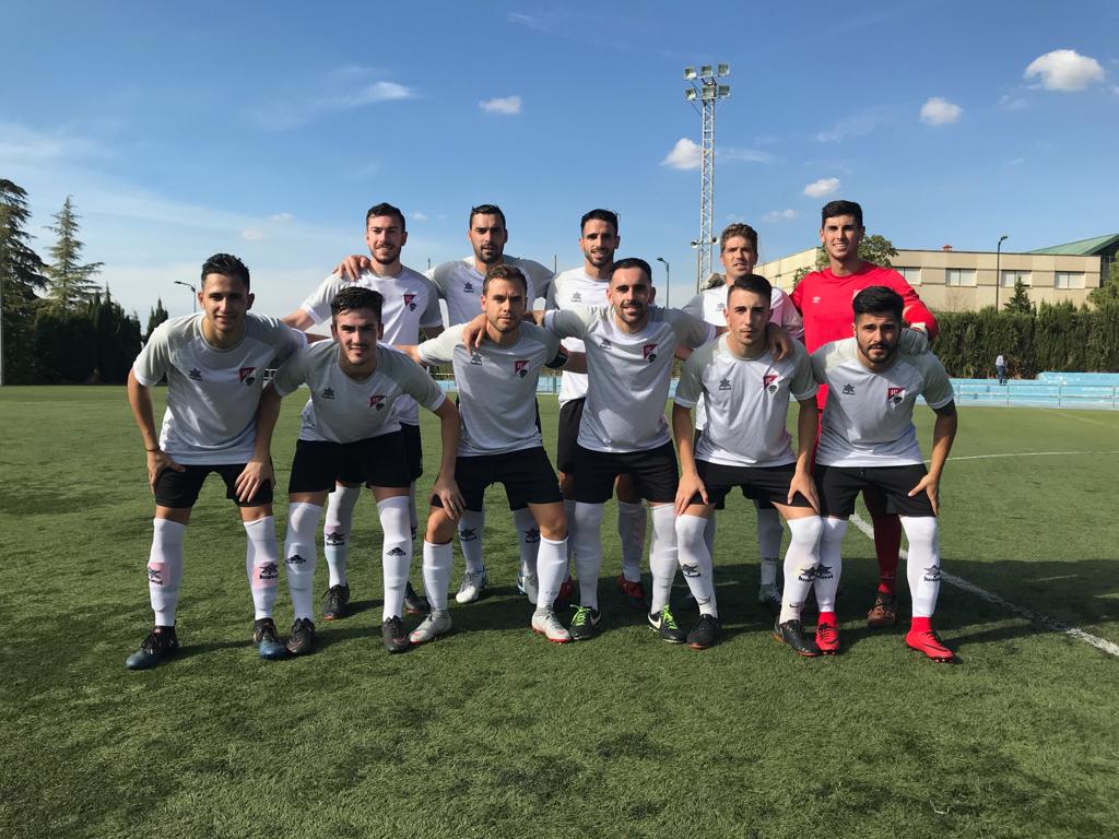 UdTorcal's tweet photo. RESULTADO| Final en el Ciudad de Antequera en un partido muy disputado frente al @cdmijas, que puso difíciles las cosas en la primera parte con un resultado de 0-0. Pero en la segunda parte con los goles de @OneBermu y @Moises_Tomalima cerramos el partido con un resultado de 2-0. https://t.co/sS95bgr12k