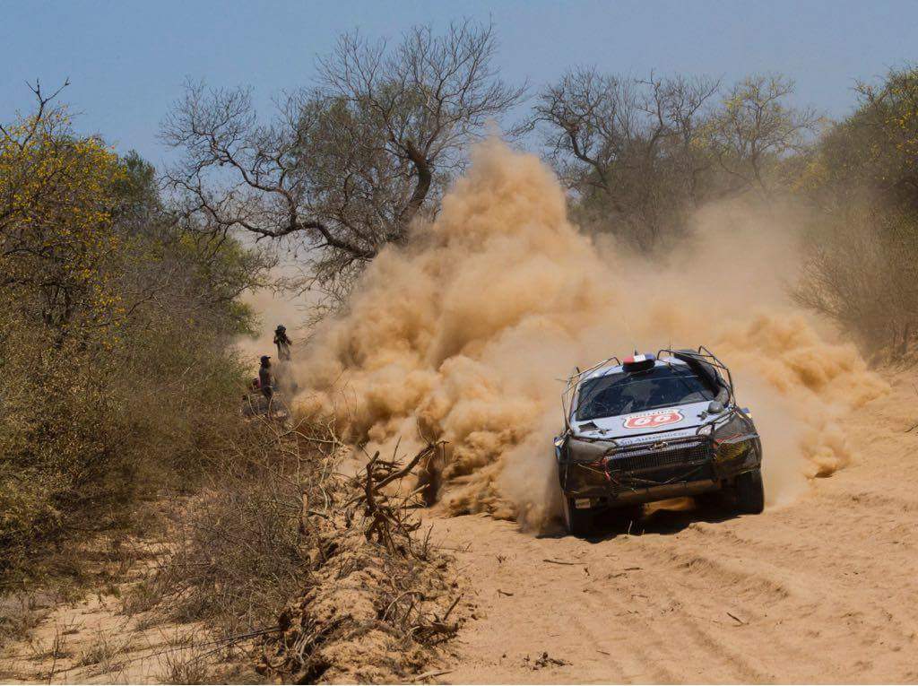 betorodriguezok's tweet photo. #TCR45: [ATENCIÓN] 🏁Diego Domínguez y Peki Núnez con Hyundai i20 R5 son los ganadores de la cuadragésimo quinta edición del Transchaco Rally🏆. ¡Felicidades a todo el equipo Automotor! 
@LD1120AMPY #SomosRally #LaRadioOficialdelTCR https://t.co/YRYFqPnStG