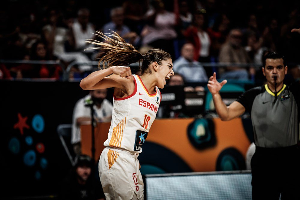 ¡¡¡Bronce!!! ¡Otra medalla!
🇪🇸 67 - 🇧🇪 60
Xargay, Ndour y Torrens lideran a España ante Bélgica para sumar la 6ª medalla consecutiva.
#FIBAWWC #SelFem