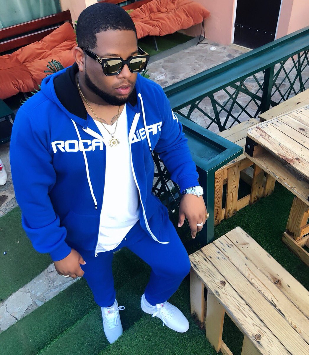 DBLACKGH's tweet photo. Drip 💧 https://t.co/QCIV3F90Zl