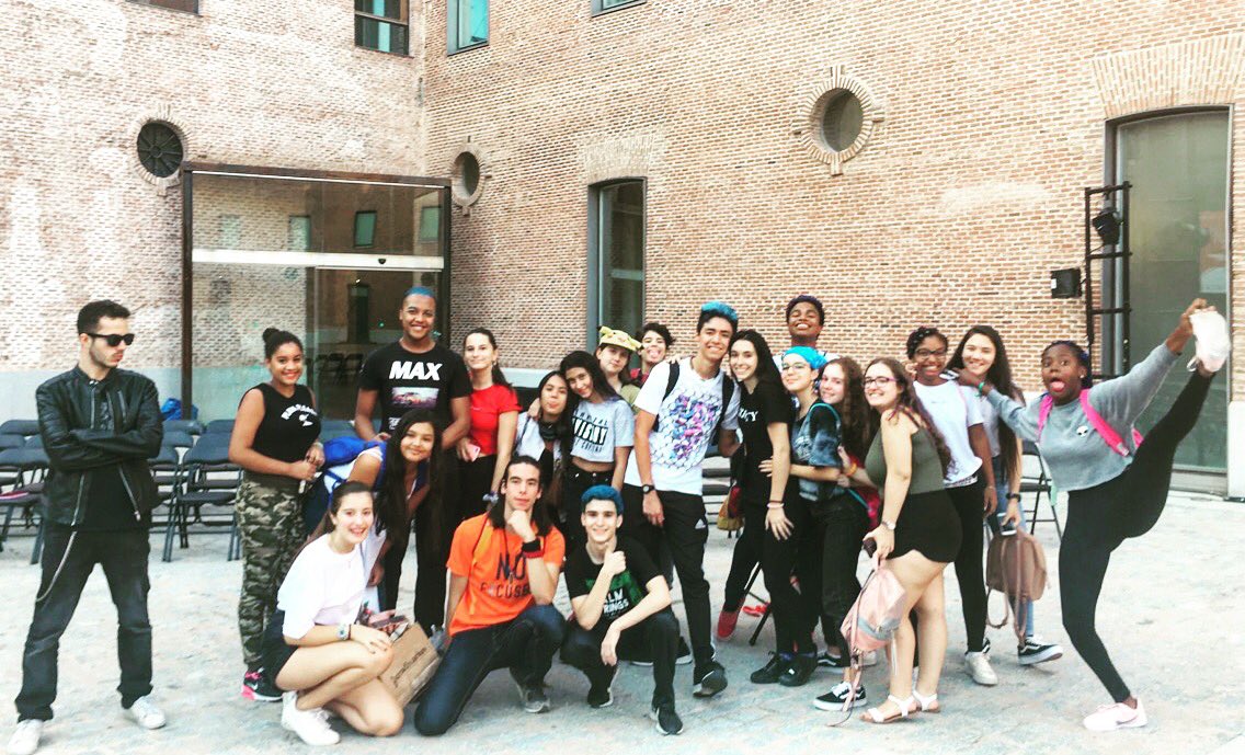 CrossBorderProj's tweet photo. Ayer cerramos la primera etapa de #generacionglobal en @CondeDuqueMAD. Ni los 24 jóvenes de 7 instis y de @CEARefugio , ni nosotros, nos queríamos ir a casa!Volvemos en Navidades 💪🏾💪🏾#TOMACONDEDUQUE https://t.co/yZIkXnHpDB