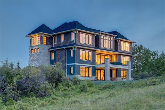 NicoleHenson's tweet image. Heading out to the Bearspaw Farmer’s Market? It’s on until 2pm today and then come up Bearspaw Road to see this exquisite @McKinleyMasters listing at 5 Silverhorn Park. @BearspawLiving homefeelsgood.com/mls-C4192195-5…